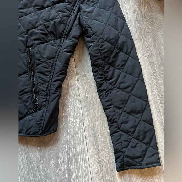 Gap quilted zip jacket in black. Size S NWOT! - Picture 5 of 11